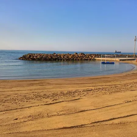 Sea And Center By Mm Τορεβιέχα